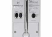 Tivoli Audio Pal Radio portátil AM/FM con batería recargable, entrada auxiliar y