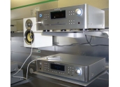 Rotel RCX-1500 Entradas RJ45, WLAN, USB, optica, coaxial. Salidas RCA. Radio DAB