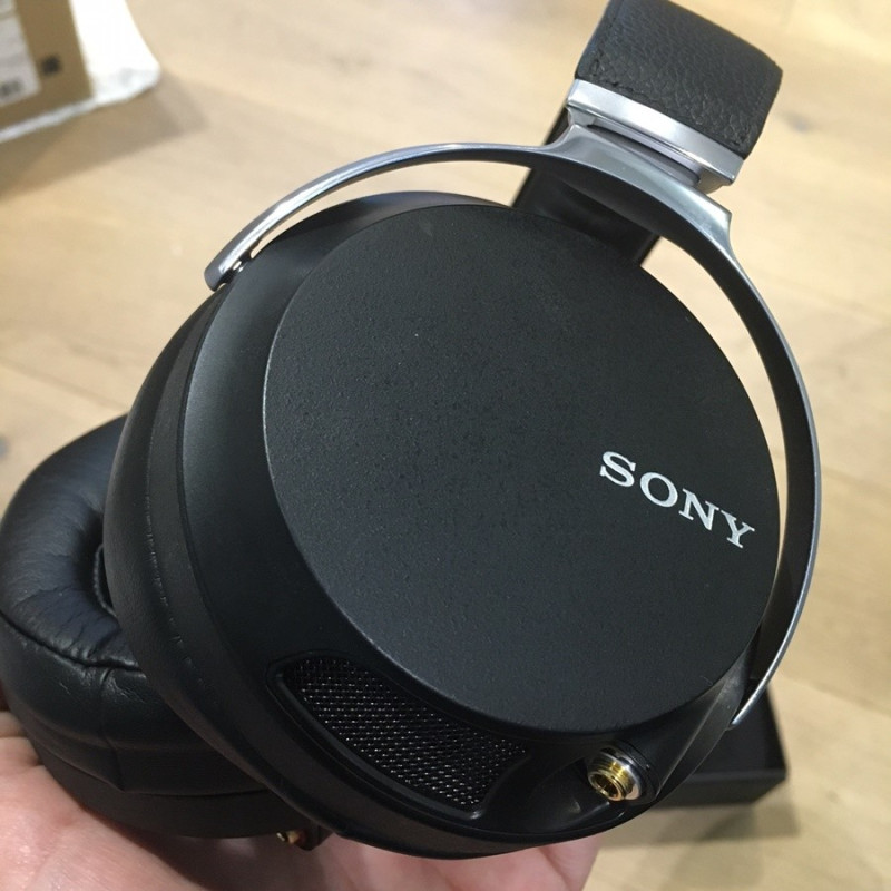 Sony MDR-Z7