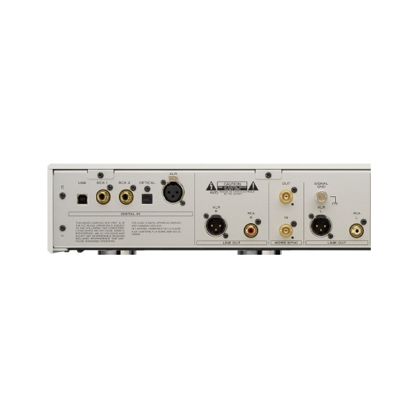 Esoteric D-07 Convertidor digital / analogico. Entradas  USB,  2 digital coaxial