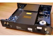 Electrocompaniet EMC 1 up Lector CD. Carga superior con  transporte flotante y r