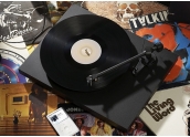 Project Debut III Giradisco manual. Capsula Ortofon OM5. Excelente calidad de so